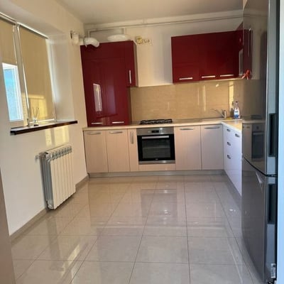 Rent of a comfortable furnished 3-room apartment, 91 m², Constanța, Romania